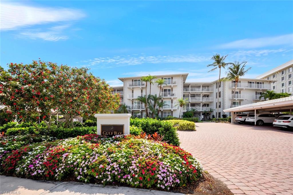 2800 Gulf Shore Blvd N 304 Property Photo 2