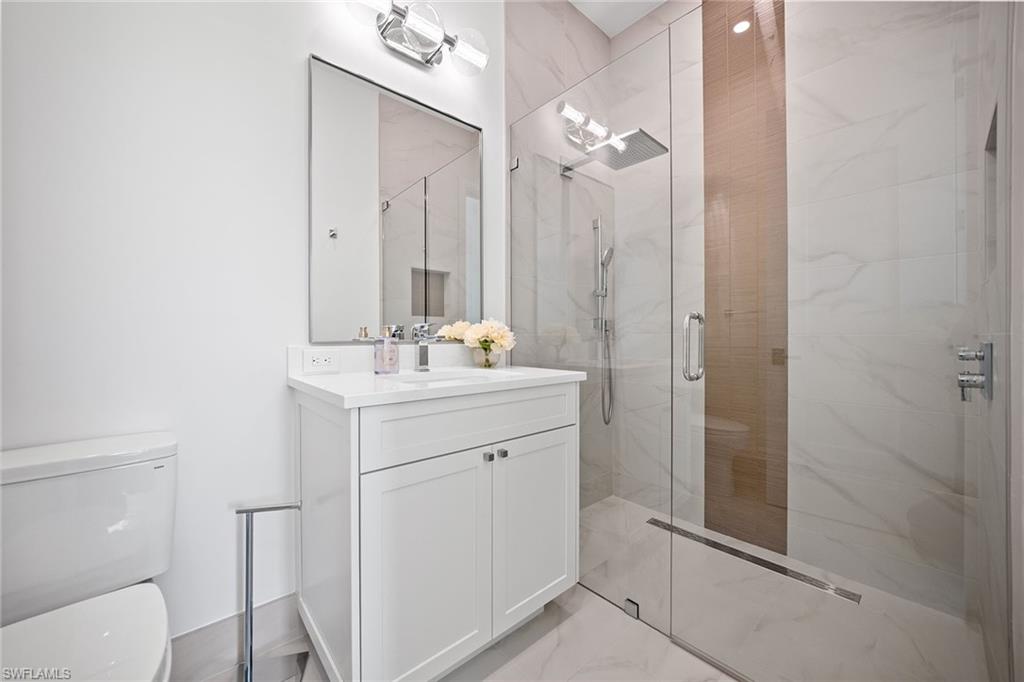 623 Park Shore Dr Property Photo 31