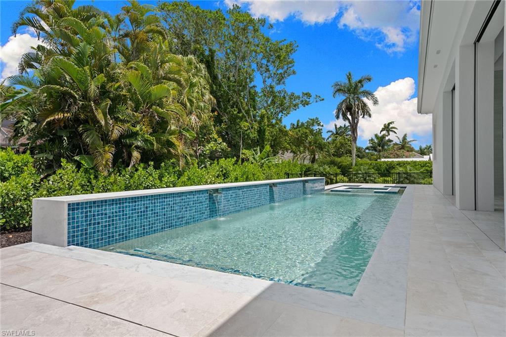 623 Park Shore Dr Property Photo 37
