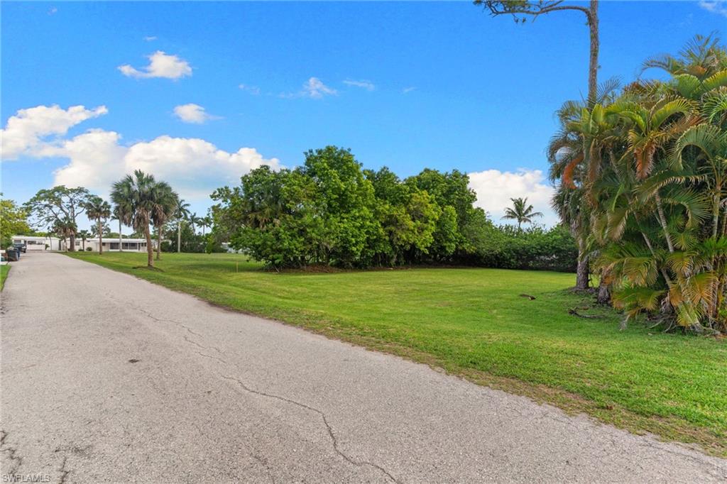 3080 Pine Tree Dr Property Photo 10