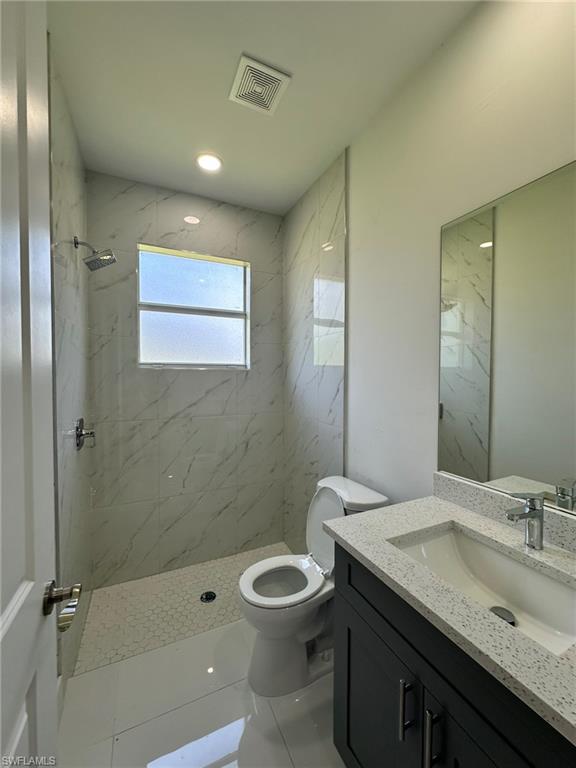 718 Chattman St E Property Photo 15