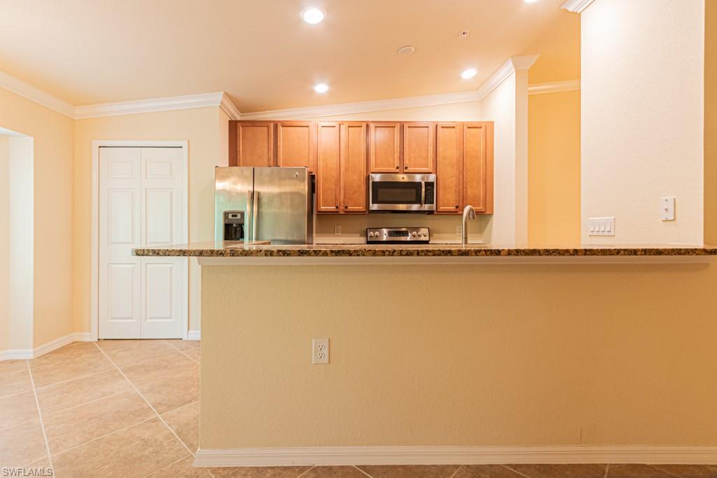 13761 Julias Way 323 Property Photo 5