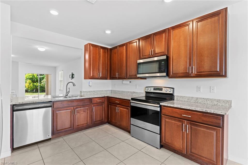 722 Hadley Pl W Property Photo 2