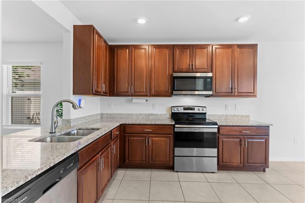 722 Hadley Pl W Property Photo 4