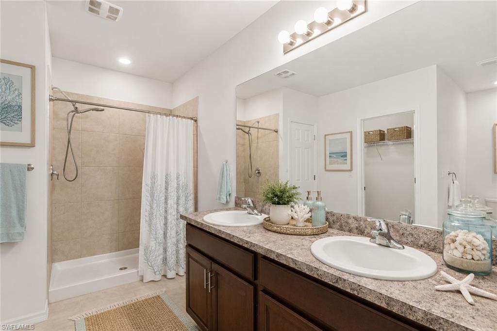 722 Hadley Pl W Property Photo 9