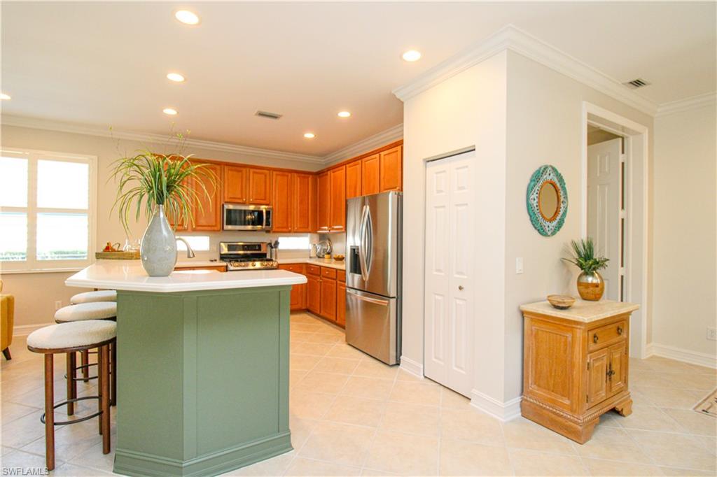 1912 Tarpon Bay Dr N Property Photo 5