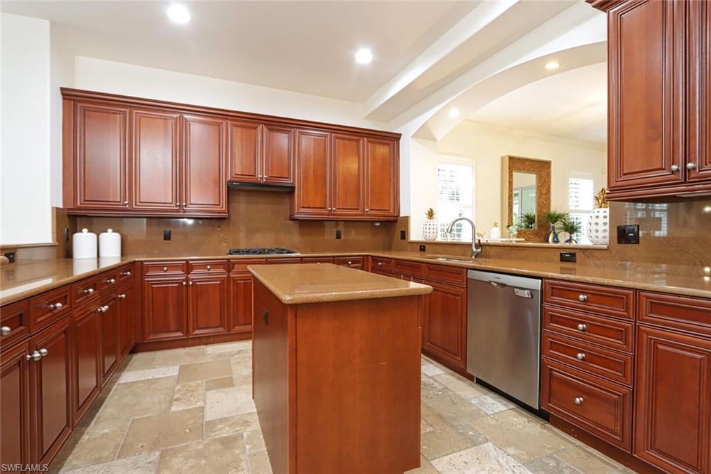 2868 Tiburon Blvd E 102 Property Photo 9