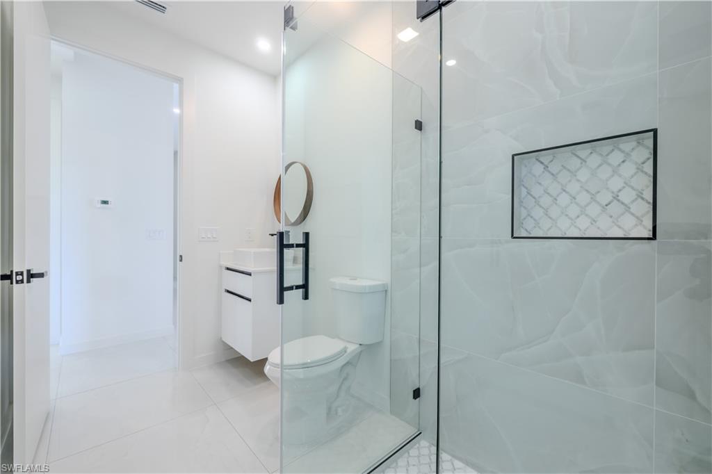 226021227 Property Photo 10
