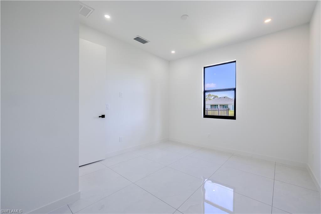 226021227 Property Photo 15