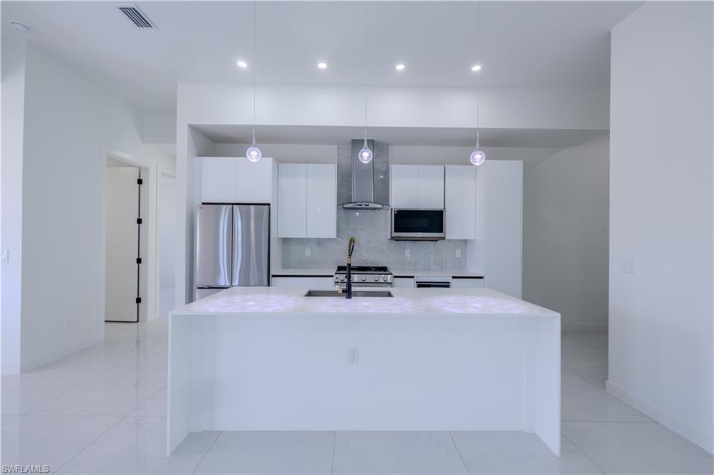 226021227 Property Photo 32