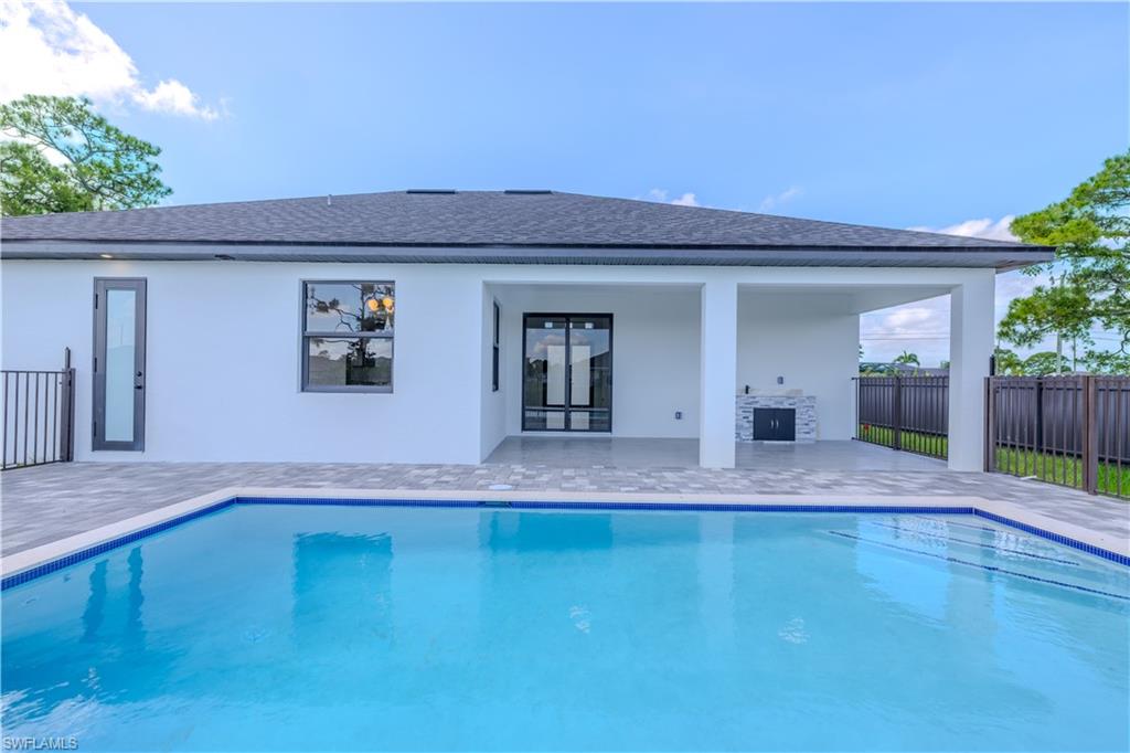 226021227 Property Photo 41