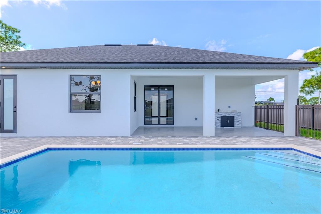 226021227 Property Photo 42