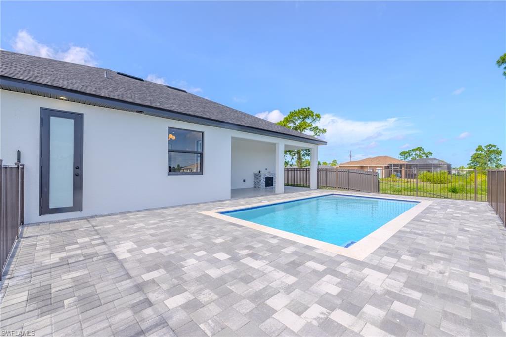 226021227 Property Photo 43