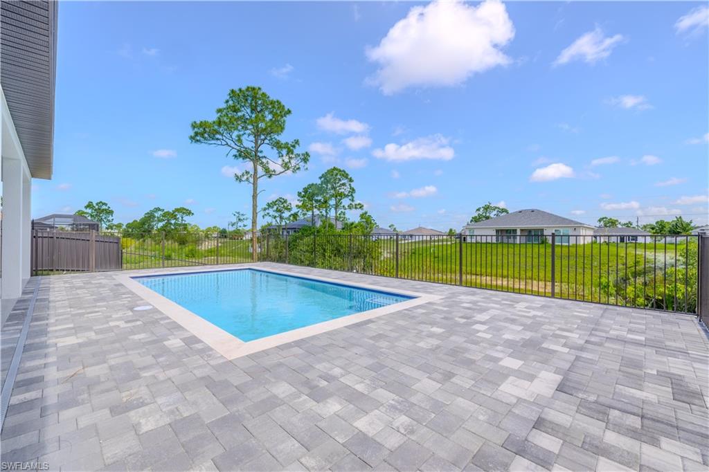 226021227 Property Photo 44