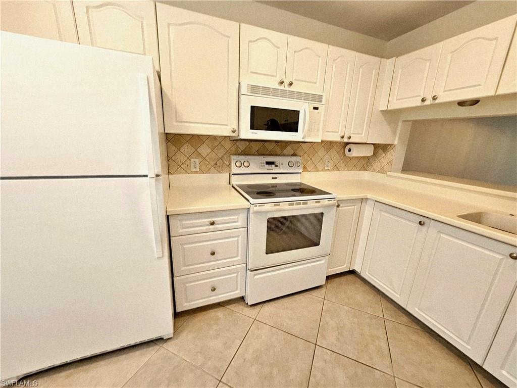 3001 Sandpiper Bay Cir B202 Property Photo 4