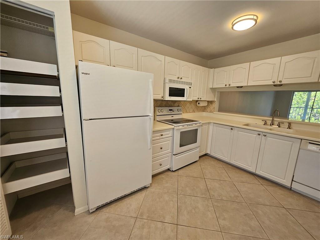 3001 Sandpiper Bay Cir B202 Property Photo 5