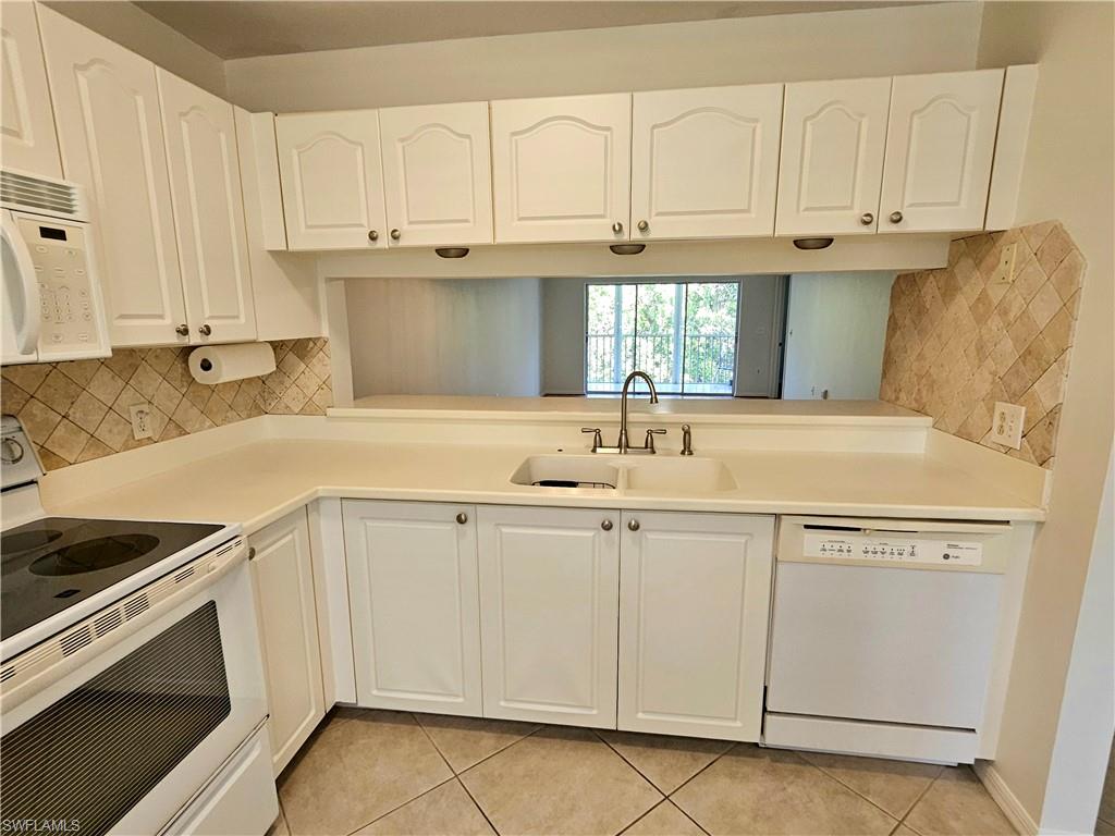 3001 Sandpiper Bay Cir B202 Property Photo 6