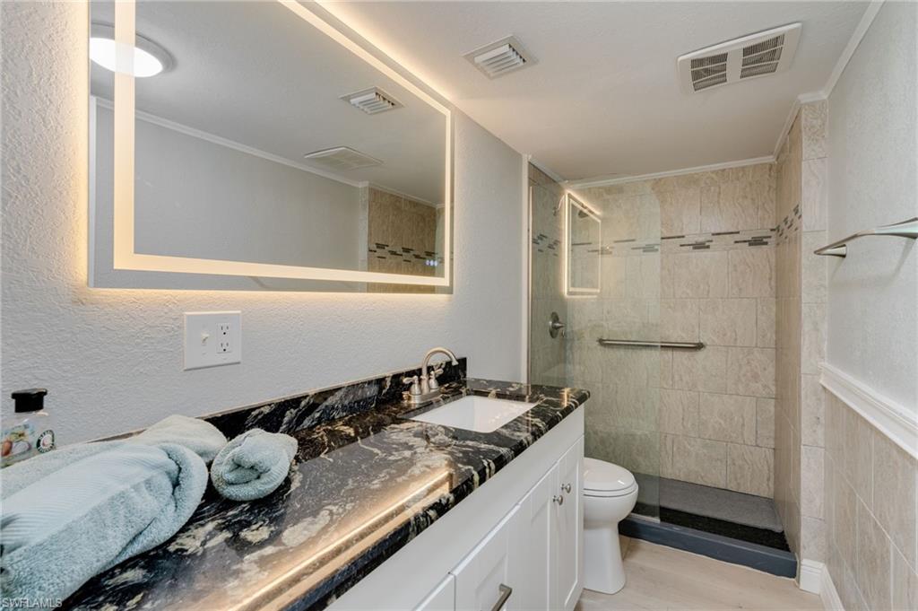 6500 Estero Blvd E320 Property Photo 16