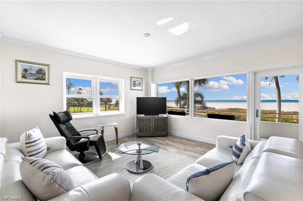 240 Seaview Ct 211 Property Photo 1