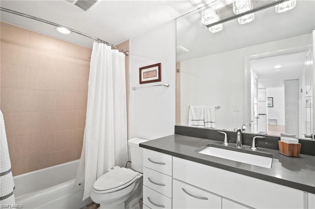 240 Seaview Ct 211 Property Photo 12