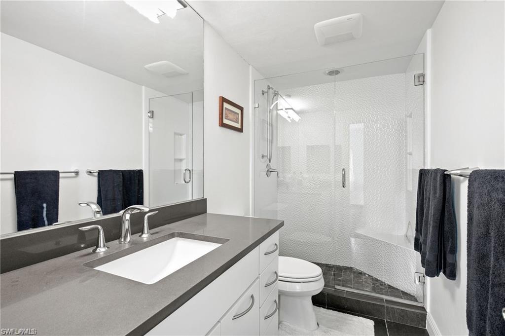 240 Seaview Ct 211 Property Photo 15
