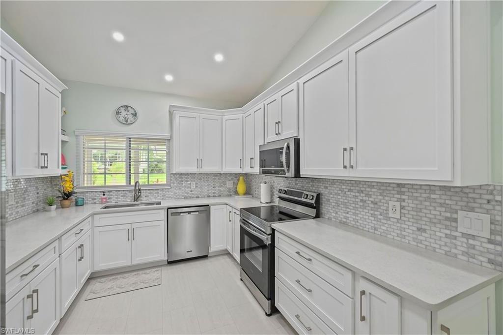 657 Saint Andrews Blvd Property Photo 12