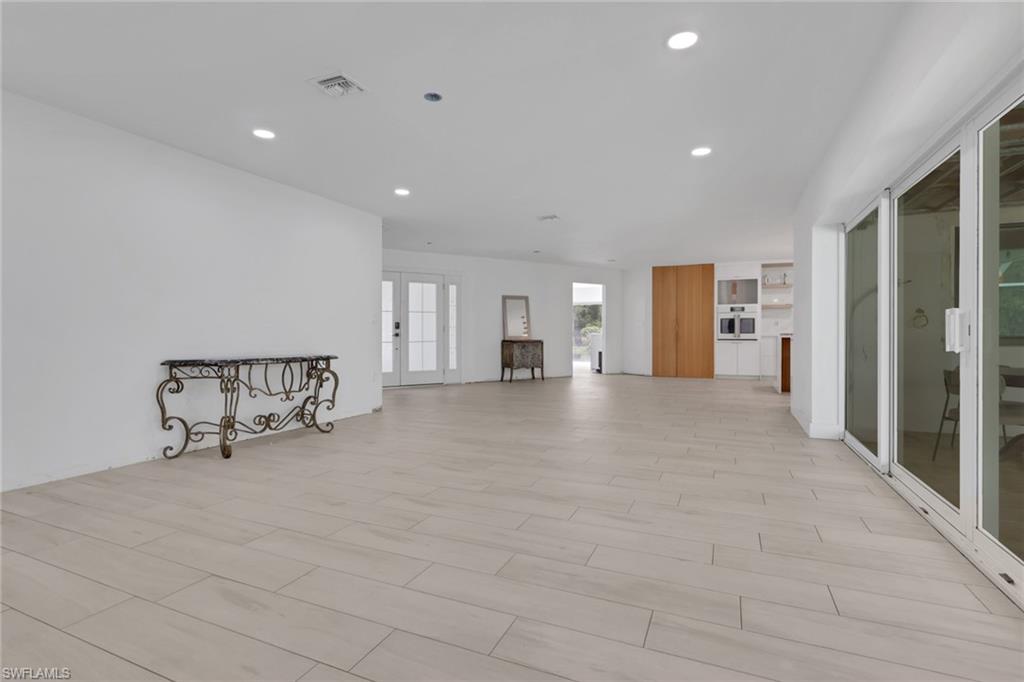 27126 Rue De Paix Property Photo 8