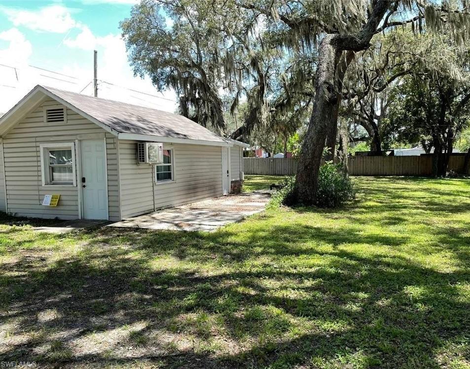 111 Palmetto Ln W Property Photo 2
