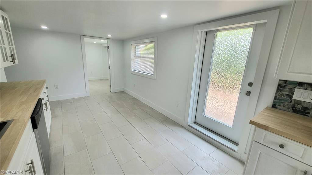 10671 Hampton St Property Photo 5