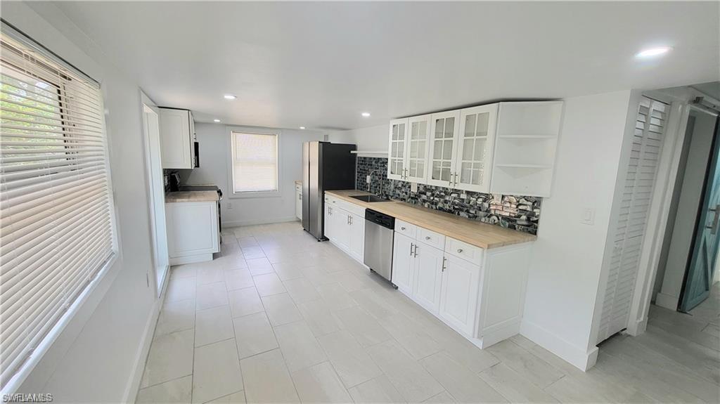 10671 Hampton St Property Photo 6