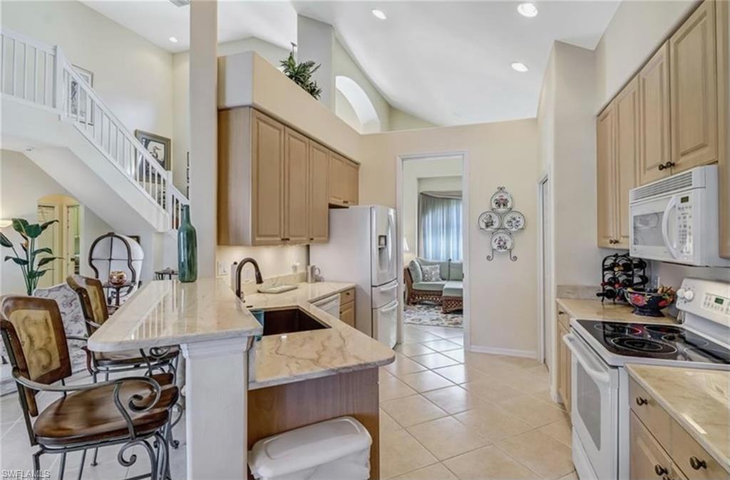 1041 Jardin Dr Property Photo 2