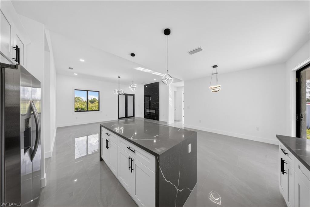 3016 43rd St W Property Photo 11