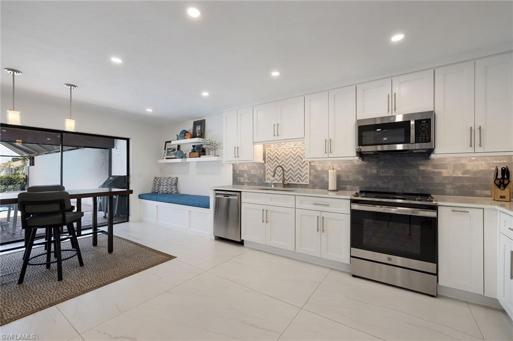 28432 Highgate Dr Property Photo 4
