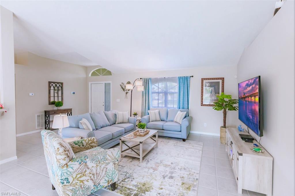 1704 44th Ter Property Photo 4
