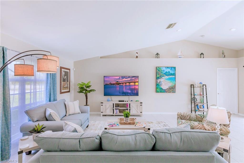 1704 44th Ter Property Photo 6