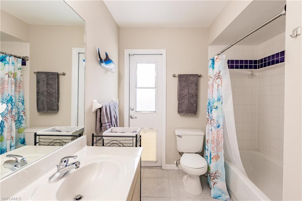 1704 44th Ter Property Photo 18