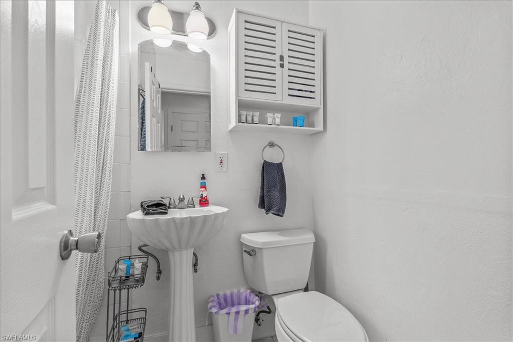 1854 Danford St Property Photo 3