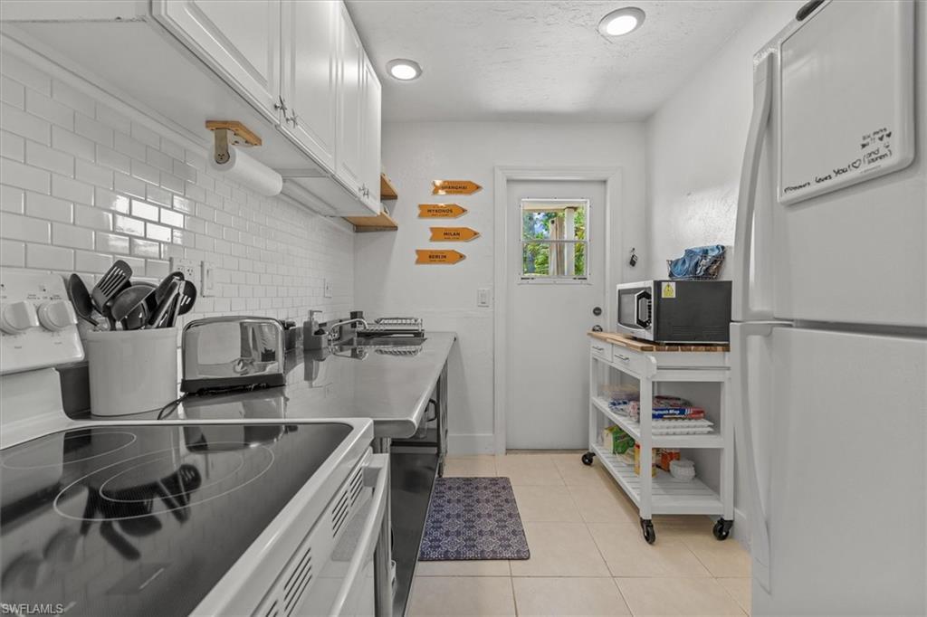 1854 Danford St Property Photo 9
