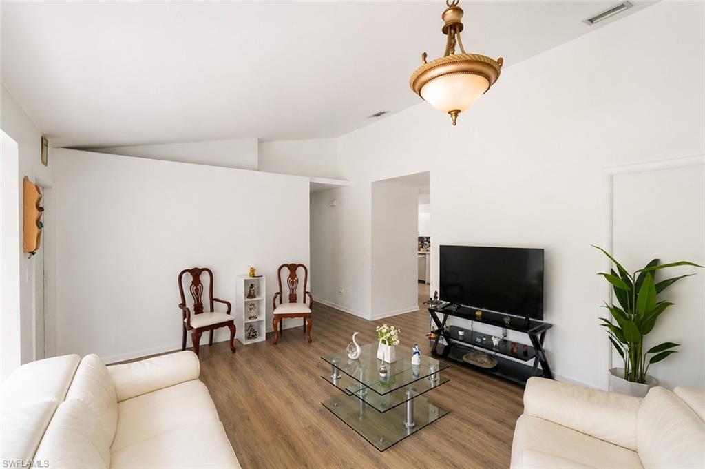 130 Jung Blvd W Property Photo 5