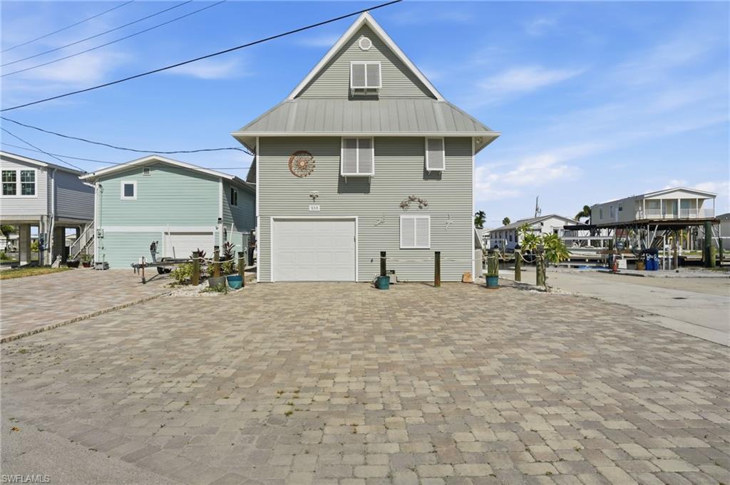 850 Oak St Property Photo 25