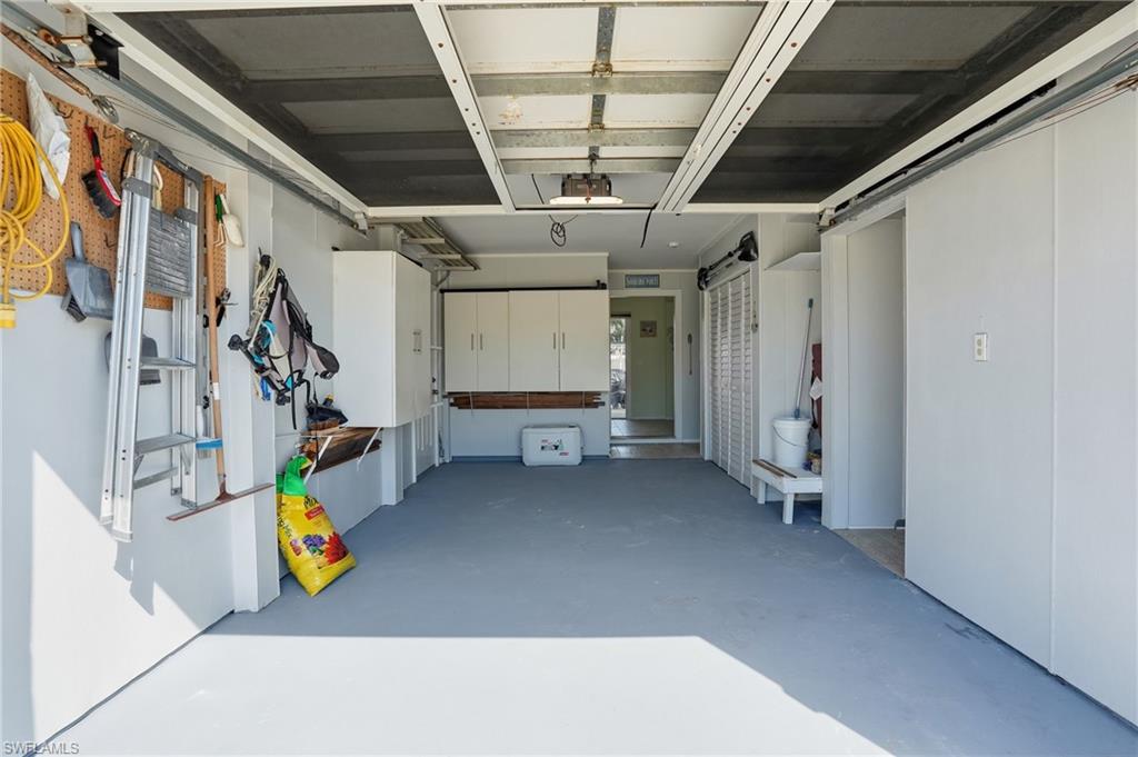 850 Oak St Property Photo 35