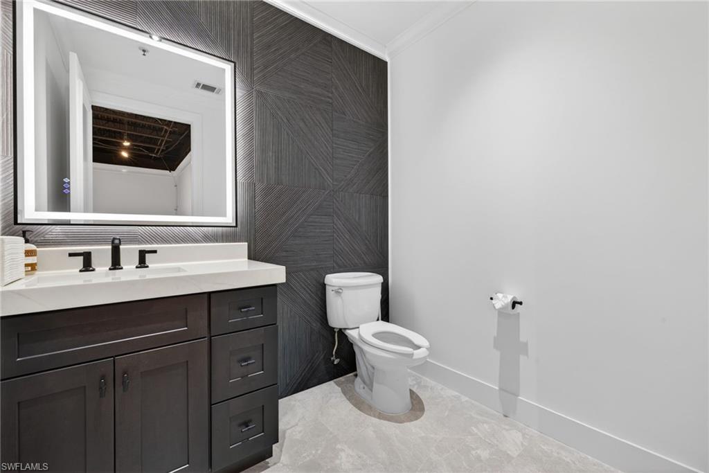 226021642 Property Photo 26