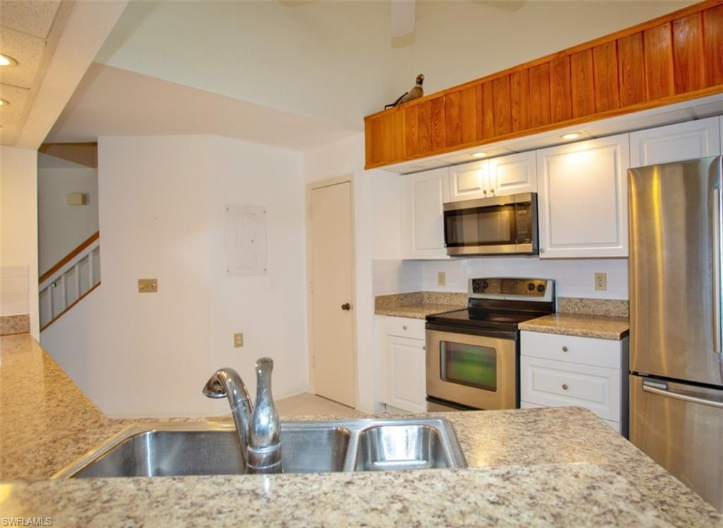 226021643 Property Photo 10