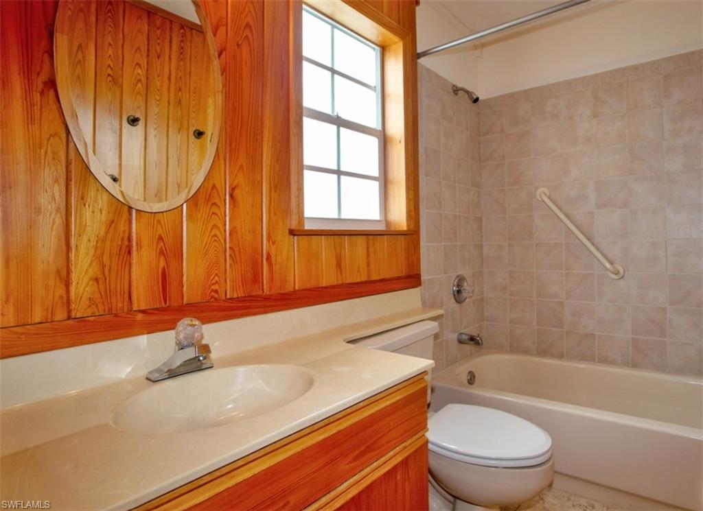 226021643 Property Photo 27