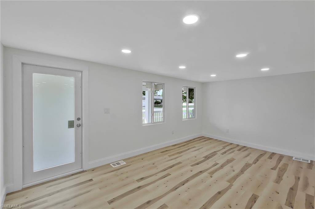 1755 Oakley Ave Property Photo 8