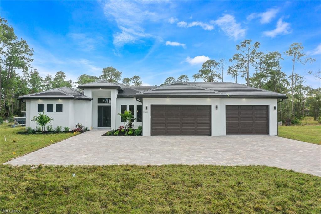 2806 Golden Gate BLVD W Property Photo 1