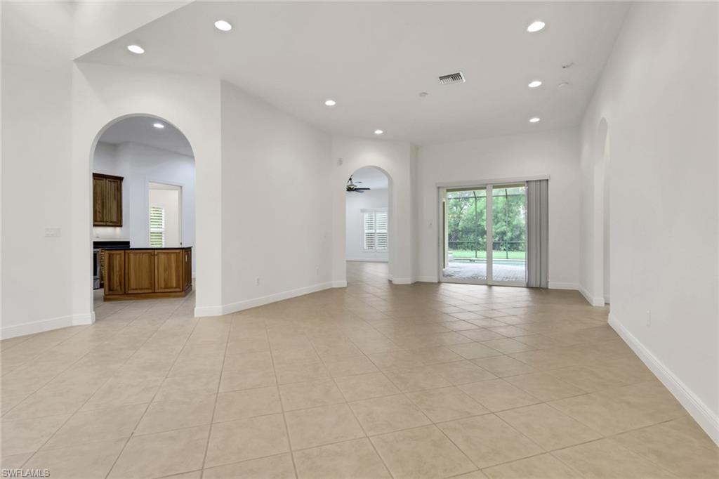 10233 Avonleigh Dr Property Photo 6