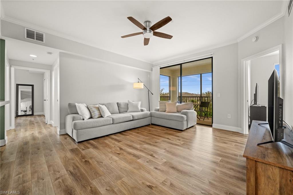12930 Positano Cir 307 Property Photo 5