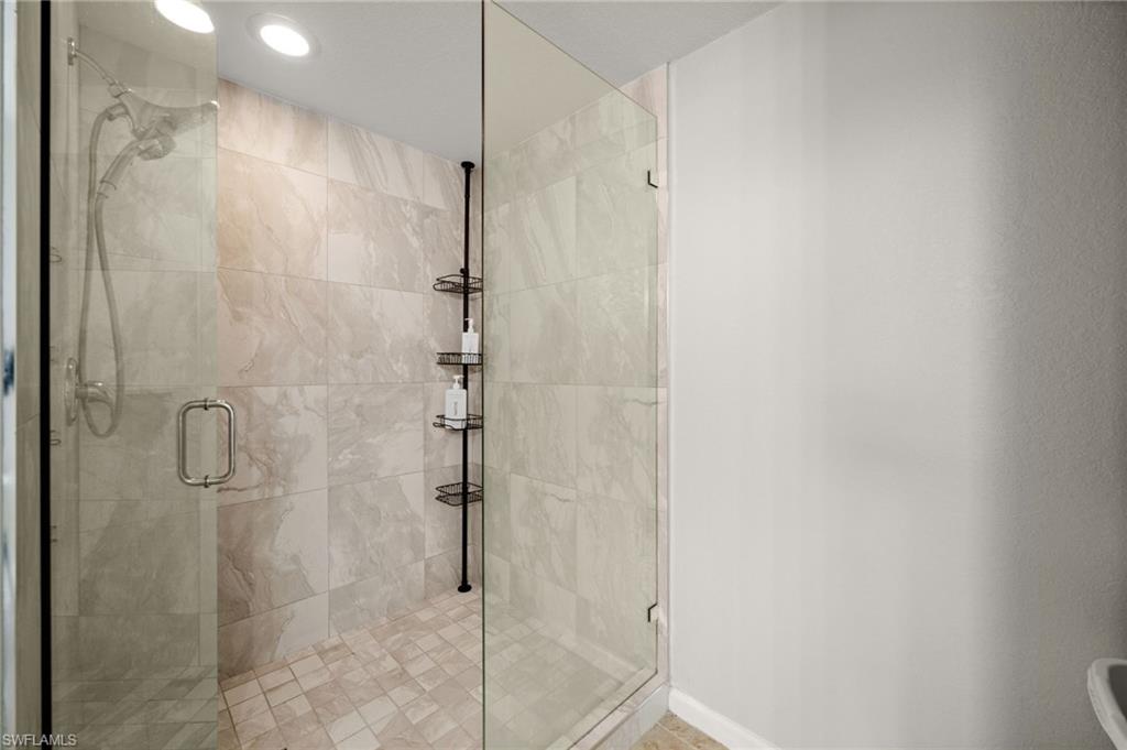 12930 Positano Cir 307 Property Photo 11