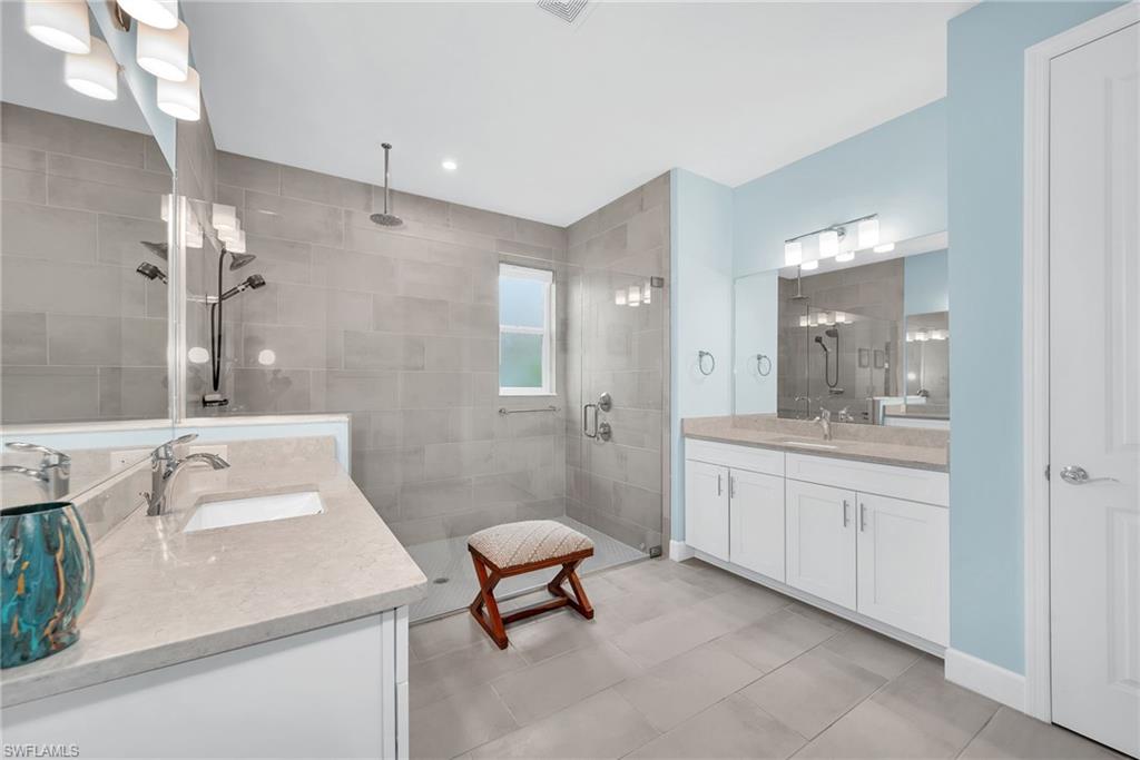 2078 Grove Dr Property Photo 11